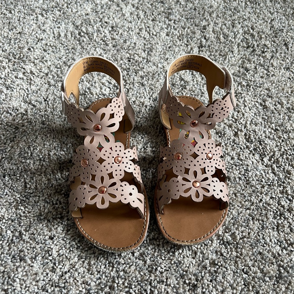 Ankle strappy sandal